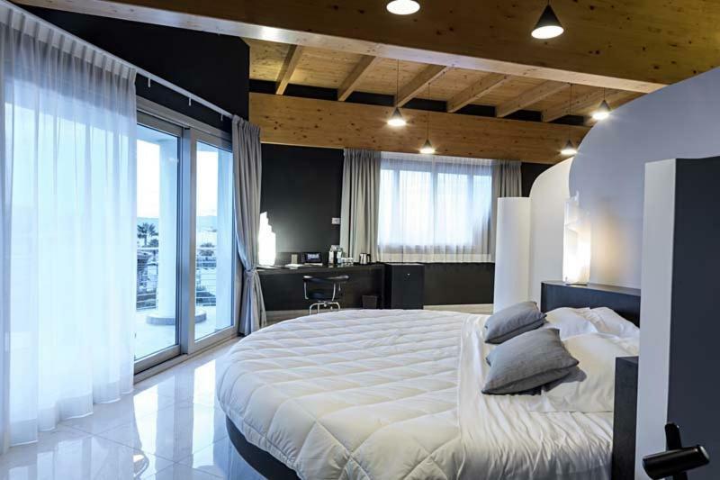 Borgo San Barbato Resort Spa & Golf Lavello ภายนอก รูปภาพ